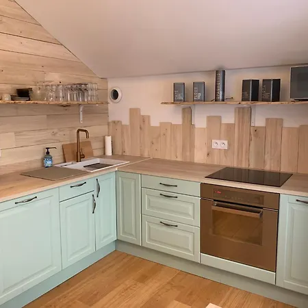 Maison Du Bonheur, Les Collines Apartment *