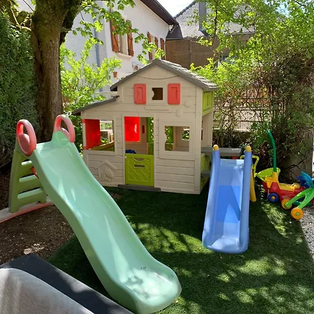 Maison Du Bonheur, Les Collines Apartment *
